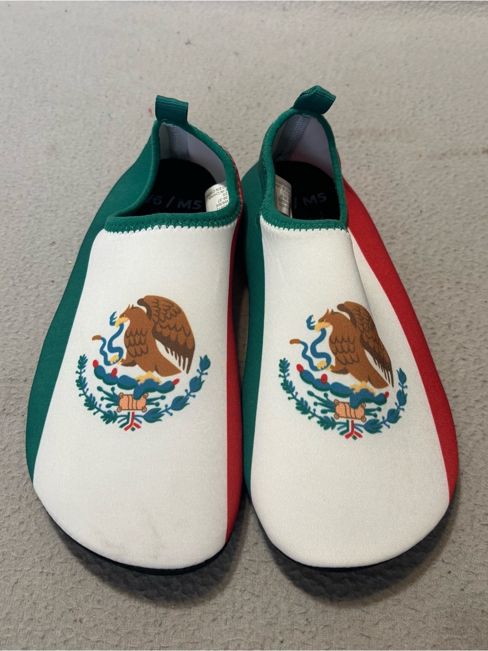 Souvenir Mexico Tricolor Flag Slip-On Water Shoes with Eagle Crest W/6 M/5